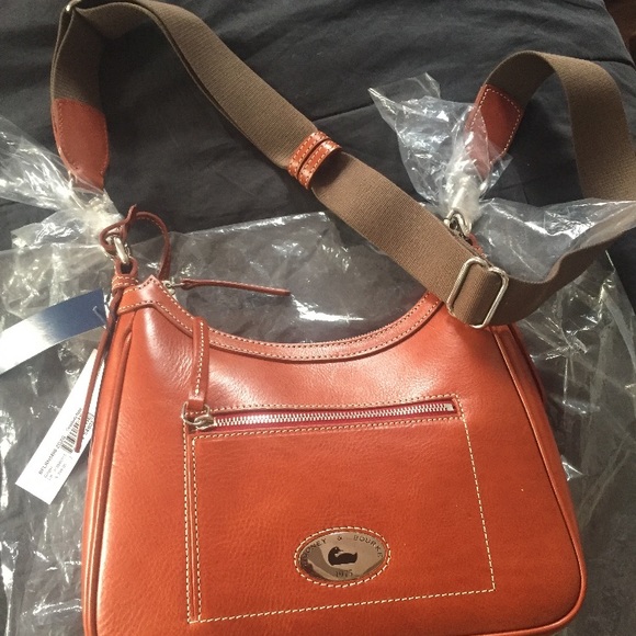 Dooney & Bourke Handbags - A Donney & Boukre Purse